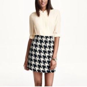 Houndstooth mini skirt